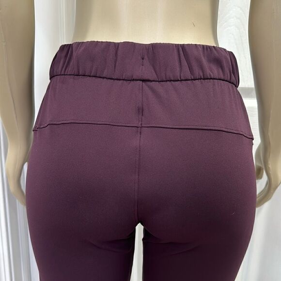 LULULEMON ON THE FLY DRAWSTRING PANTS. BLACK CHERRY - Picture 6 of 6
